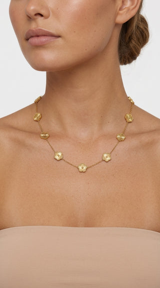 ALEGA Isobel Five Petal Clover Station Necklace 02