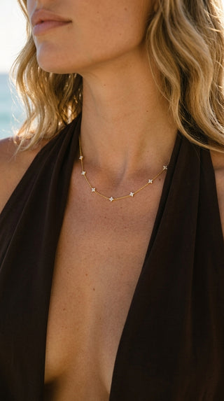 ALEGA Floriane Zirconia Clover Station Necklace 04